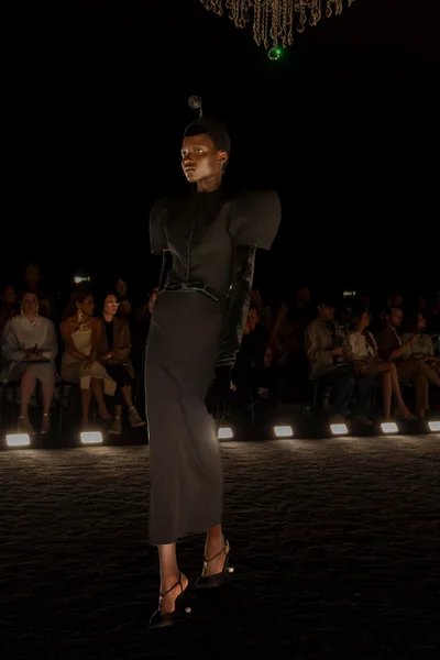 Look 5